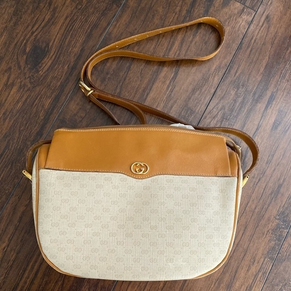 Gucci authentic Vintage monogram crossbody handbag with leather strap - Picture 1 of 16